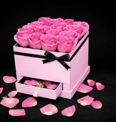 16to20 pcs red roses with 10pcs ferrero chocolate inside the box