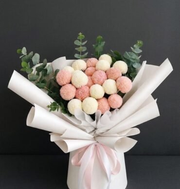 Ping-Pong pink and white 20 pcs with eucalyptus