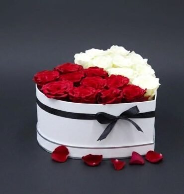 Red and White 20pcs roses inside the box