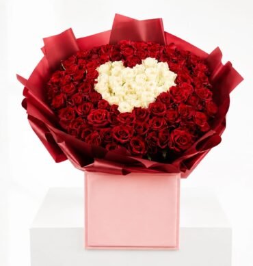 Red roses bouquet 120pcs heart shape