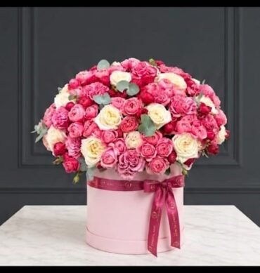 Juliet Roses with peach spray roses purple roses with accessories in round box