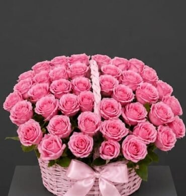 Pinol Roses arrangement inside the basket