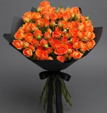 Orange Spray roses 30 to 35 stems bouquet