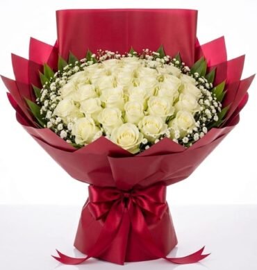 35pcs White Rose with baby breath and accessories